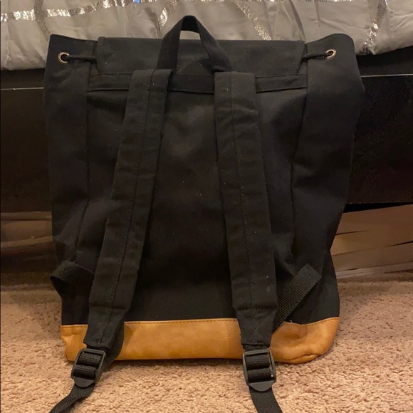 DSW Backpack - Picture 3 of 5